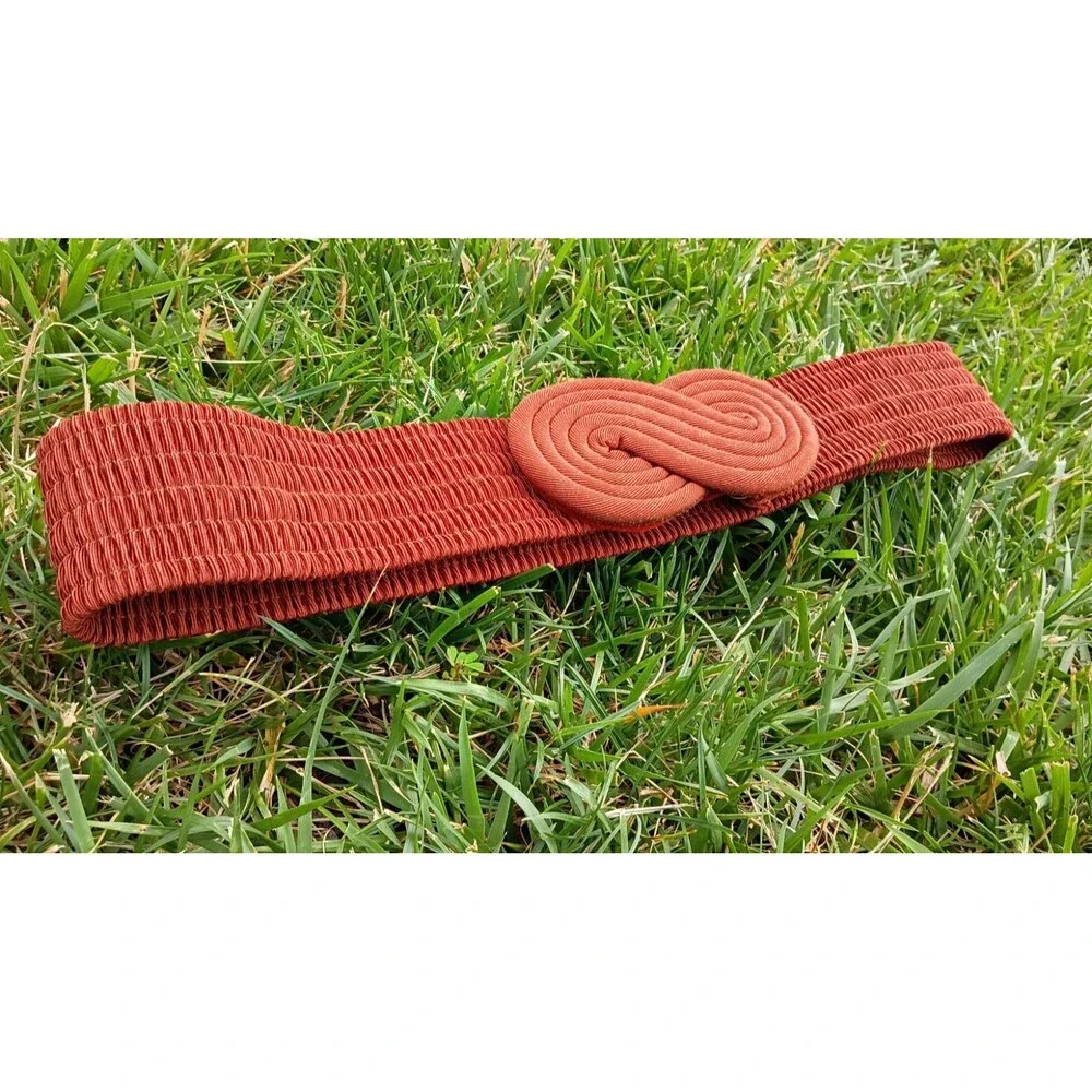 Vintage 1970s Rust Stretch Waist Belt Boho Mod Knot Buckle Wide Elastic Belt